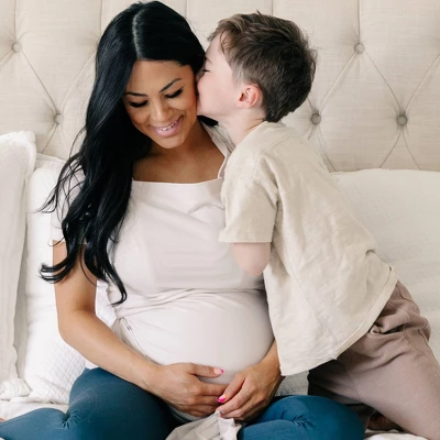 Moby Bump & Beyond T-Shirt Wrap Baby Carrier - Ivory - S 6 Moby Bump & Beyond T-Shirt Wrap Baby Carrier - Ivory - S - Image 6