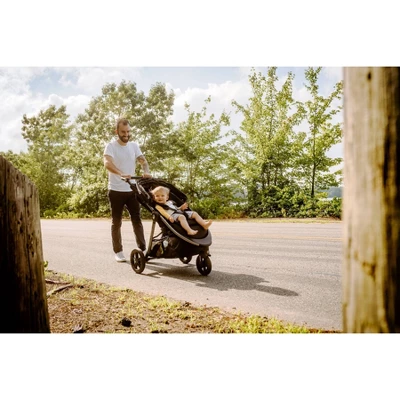 Maxi-Cosi Gia XP 3Wheel Full Size Stroller In Pure Cosi - Black 1 Maxi-Cosi Gia XP 3Wheel Full Size Stroller In Pure Cosi - Black