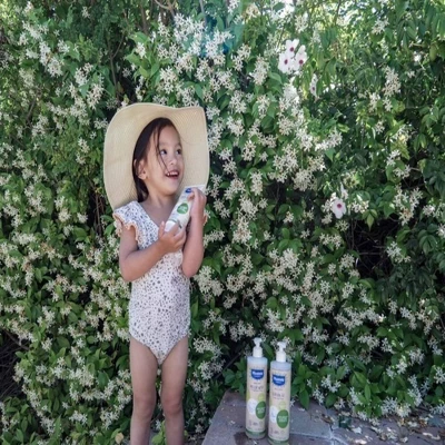 Mustela Organic Cleansing Gel With Olive Oil And Aloe - Fragrance Free - 13.5 Fl Oz 4 Mustela Organic Cleansing Gel With Olive Oil And Aloe - Fragrance Free - 13.5 Fl Oz - Image 4